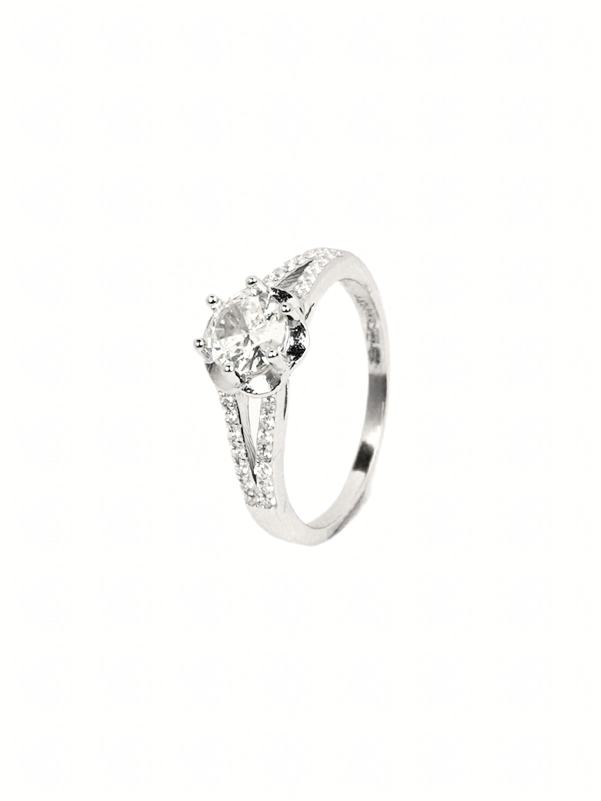 Aashi Pavé Solitaire Ring