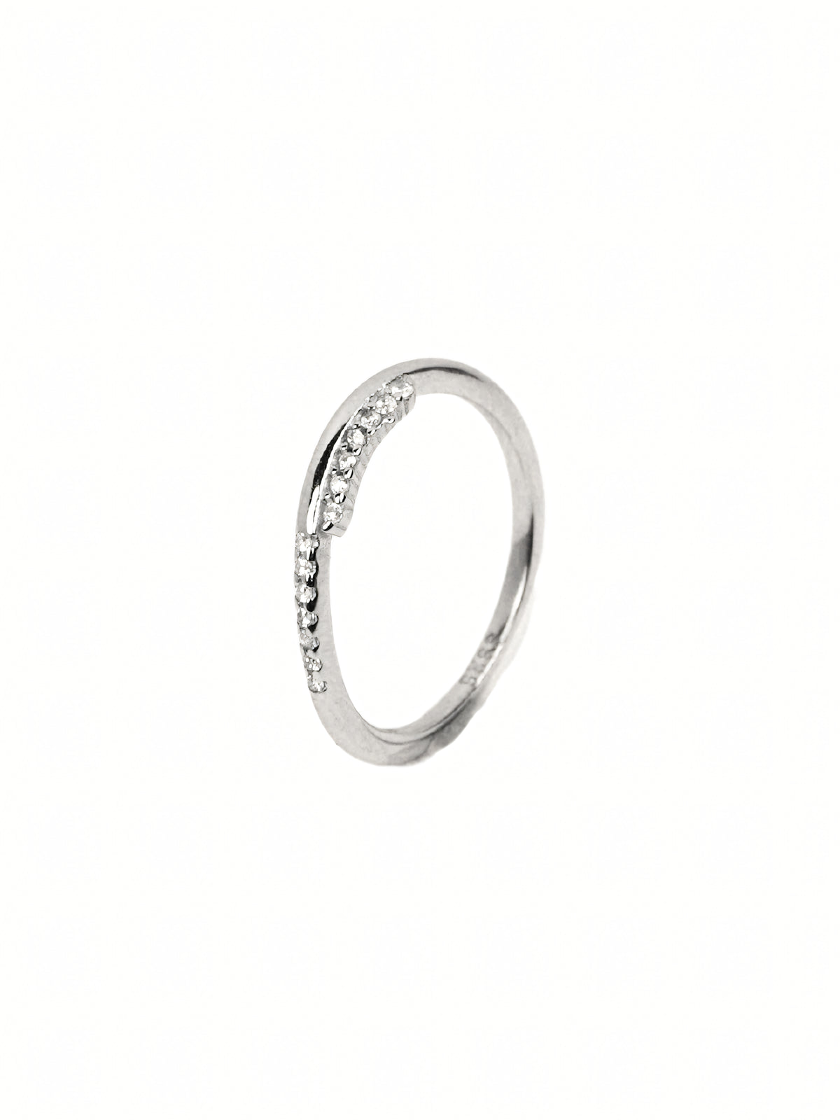 Pranavi Crossover Ring