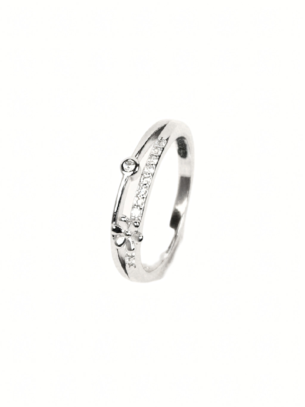 Mila Pavé Ring