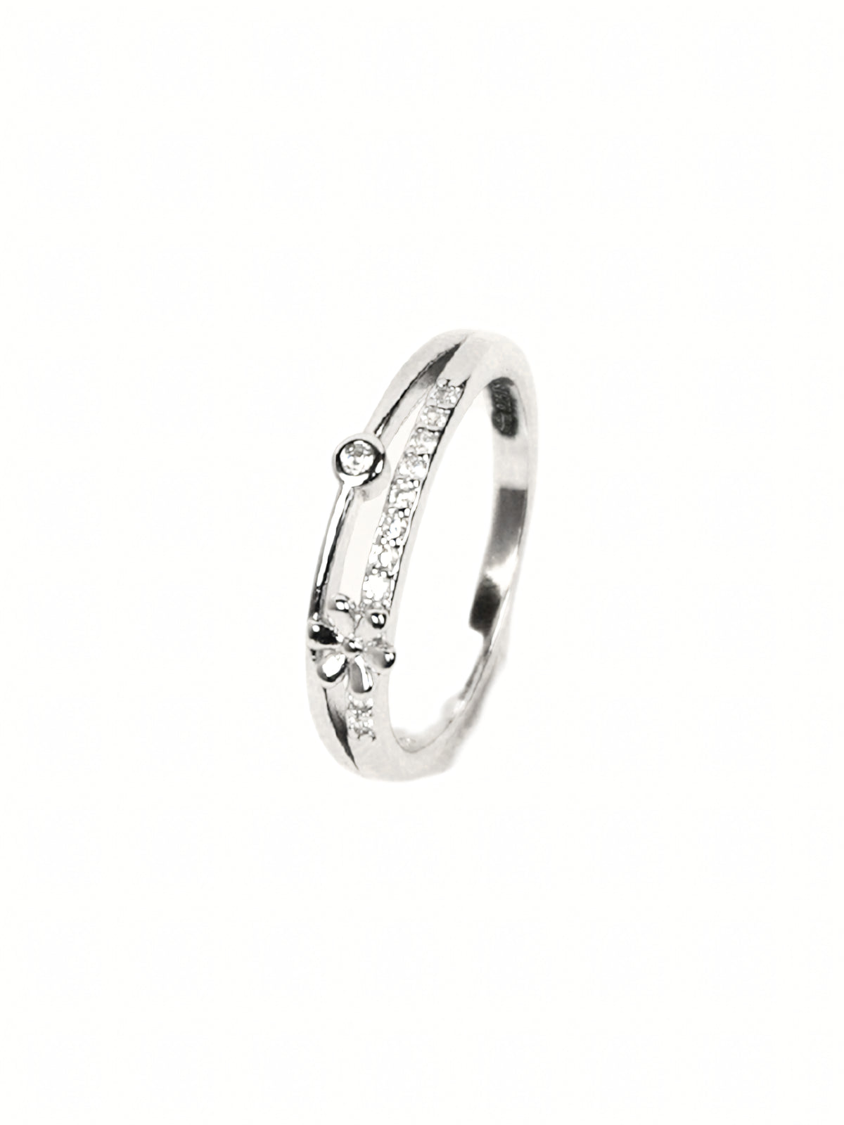 Mila Pavé Ring